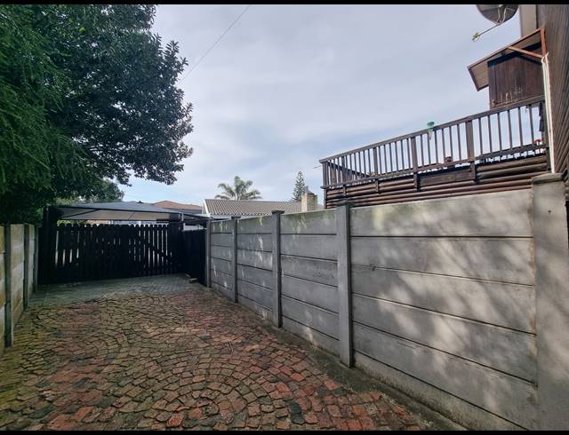 6 BEDROOM FREESTANDING FOR SALE IN DANA BAY
